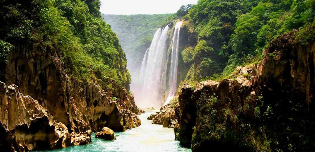 Renta un autobús para viajar a Huasteca Potosina